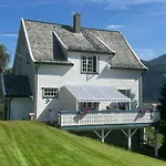 Sognefjorden-vik I Sogn Daire *
