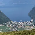 Sognefjorden-vik I Sogn Daire