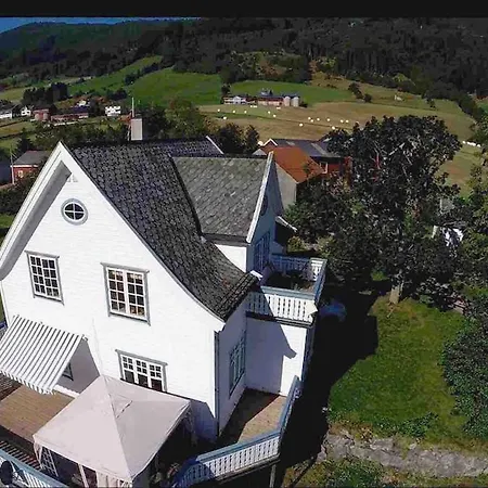 Sognefjorden-vik I Sogn Daire